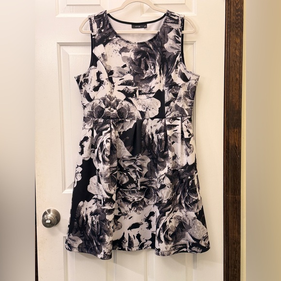 Apt. 9 Black and White Dress - Picture 1 of 6